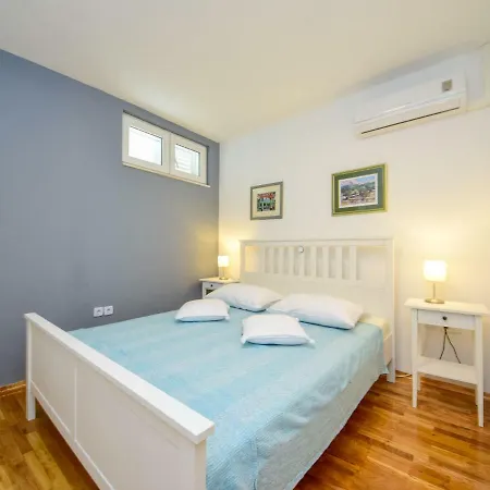 Ferienhaus Holiday Jelaa¡