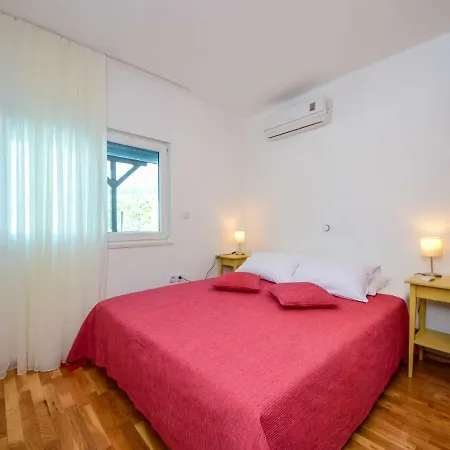 Prázdninový dům Holiday Jelaa¡ *